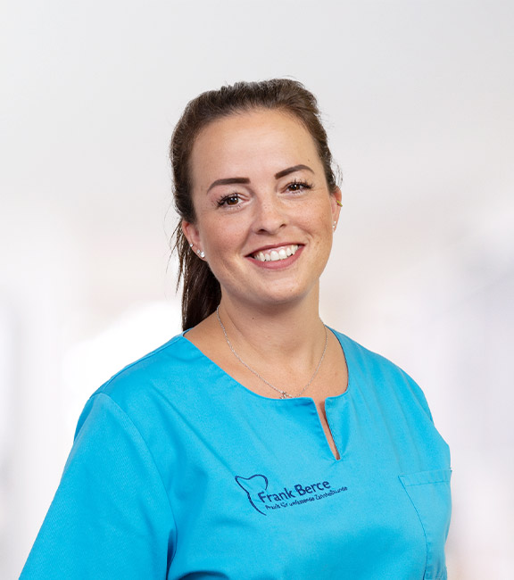 Melanie Sander, Zahnmedizinische Fachangestellte